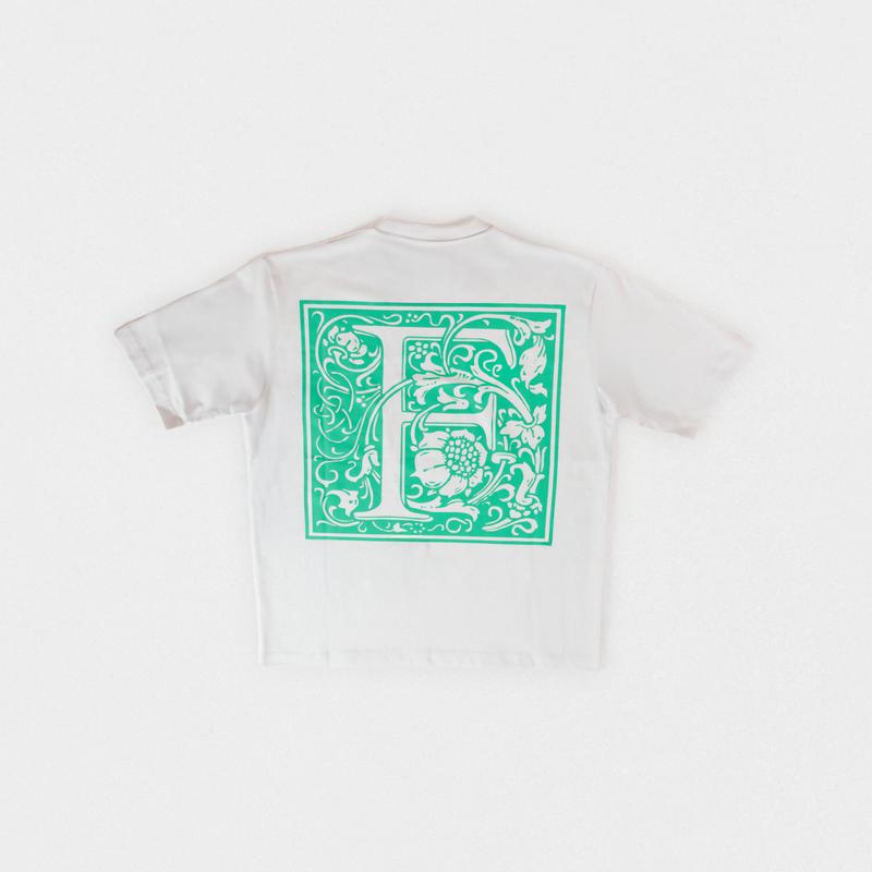 FLATE SIGNATURE TEE