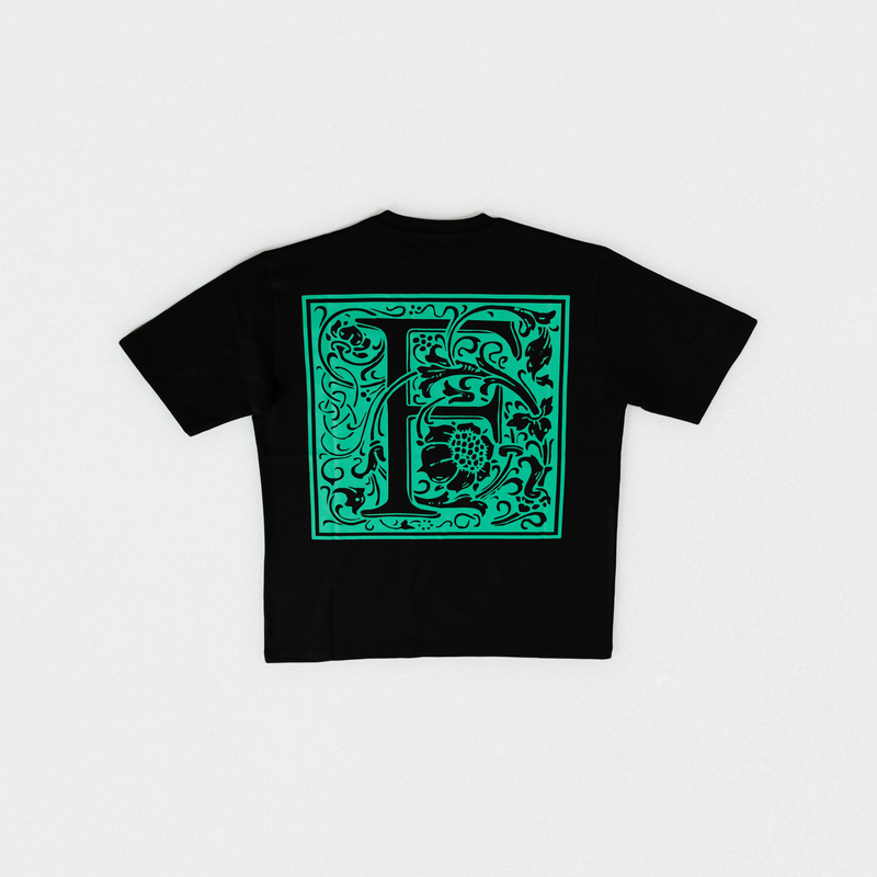 FLATE SIGNATURE TEE